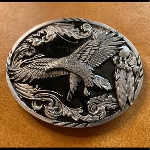 Like new eagle belt buckle